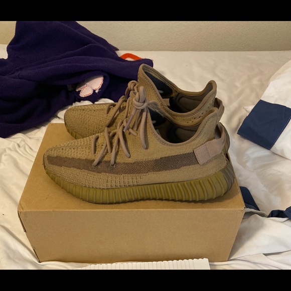 Other - Yeezy 350 earth